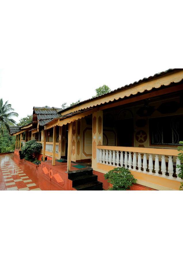 Nisarg Resort Guhāgar Extérieur photo