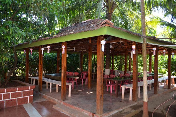 Nisarg Resort Guhāgar Extérieur photo